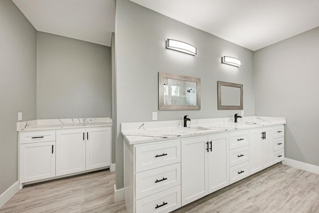125 Comanche DR, Paige, TX 78659