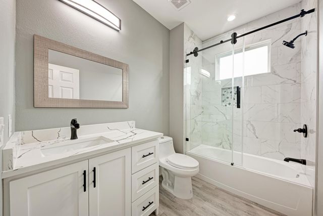125 Comanche DR, Paige, TX 78659