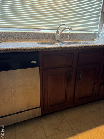 1480 Surrey Drive, Florissant, MO 63033