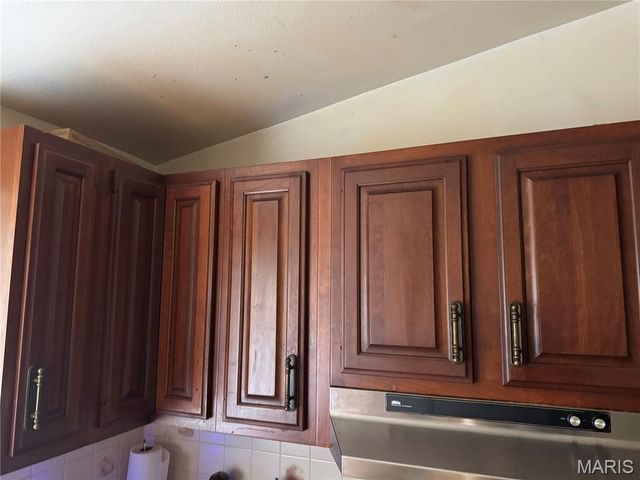 1480 Surrey Drive, Florissant, MO 63033