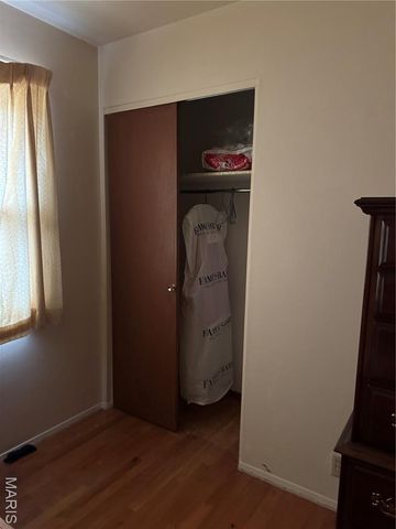 1480 Surrey Drive, Florissant, MO 63033