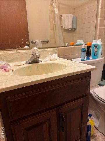 1480 Surrey Drive, Florissant, MO 63033