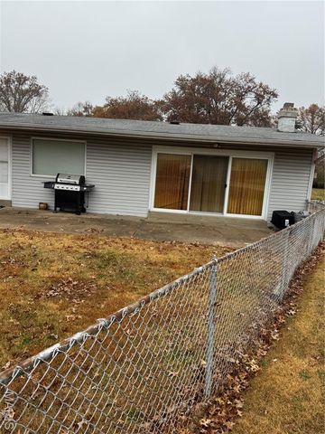 1480 Surrey Drive, Florissant, MO 63033