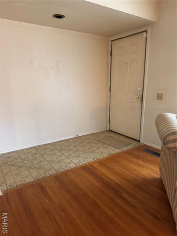 1480 Surrey Drive, Florissant, MO 63033