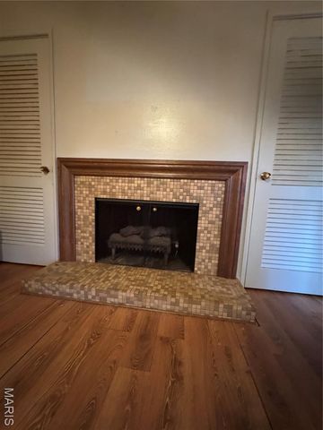 1480 Surrey Drive, Florissant, MO 63033