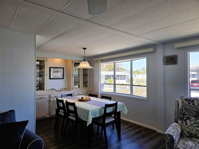 3218 OAKWOOD BOULEVARD S, Sarasota, FL 34237