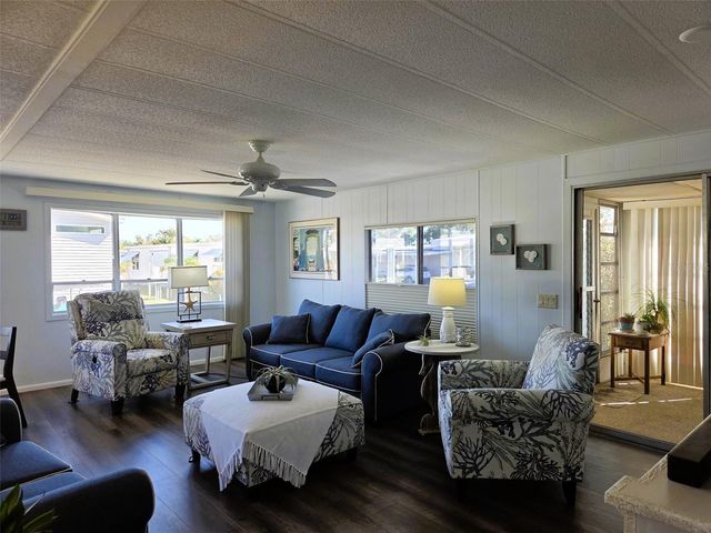 3218 OAKWOOD BOULEVARD S, Sarasota, FL 34237