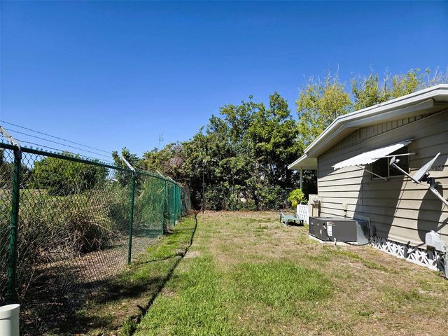 3218 OAKWOOD BOULEVARD S, Sarasota, FL 34237