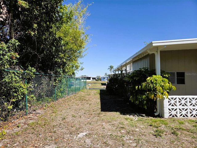 3218 OAKWOOD BOULEVARD S, Sarasota, FL 34237