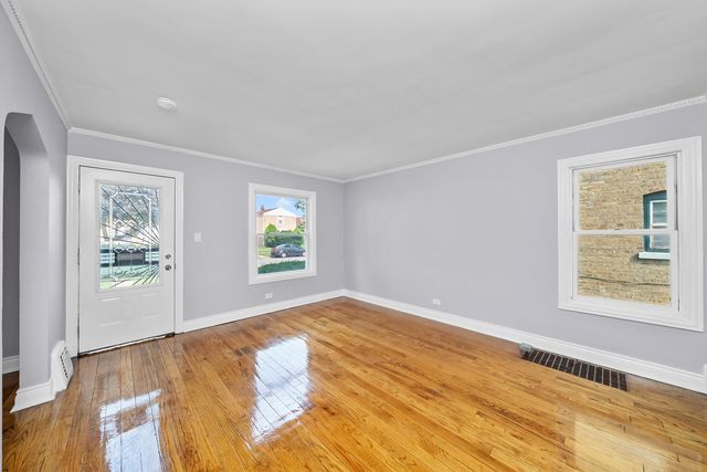 307 Geneva Avenue, Bellwood, IL 60104