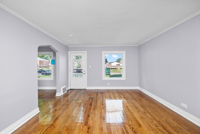 307 Geneva Avenue, Bellwood, IL 60104