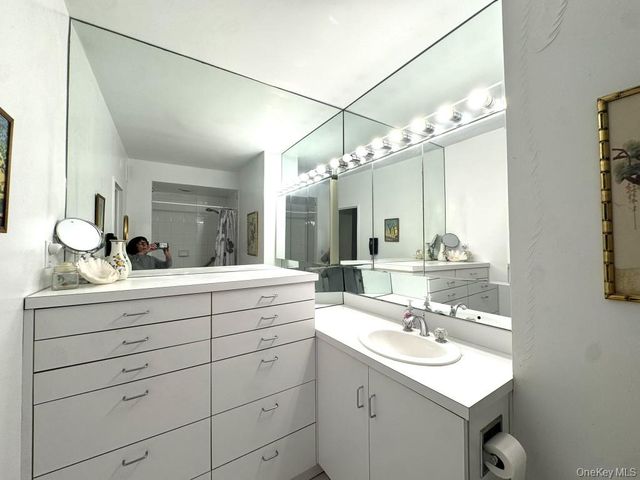 271-10 Grand Central Parkway 16S, Floral Park, NY 11005