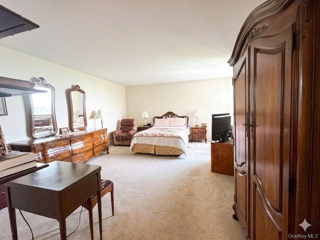 271-10 Grand Central Parkway 16S, Floral Park, NY 11005