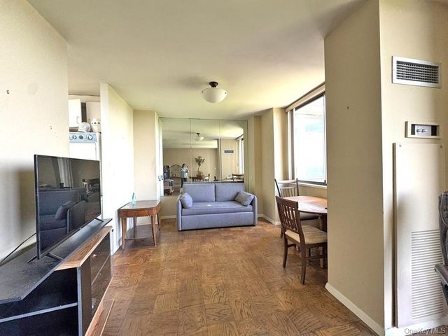 271-10 Grand Central Parkway 16S, Floral Park, NY 11005