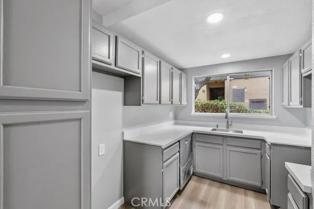 10401 Shaw, Oakland, CA 94605