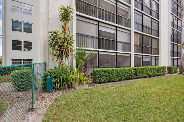 5900 NW 44th Street 115, Lauderhill, FL 33319