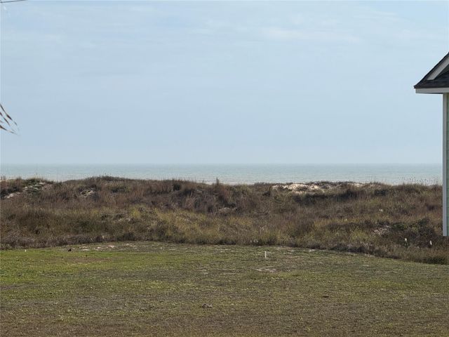 575 Beachfront Drive, Matagorda, TX 77457