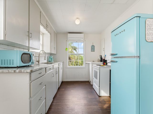 575 Beachfront Drive, Matagorda, TX 77457