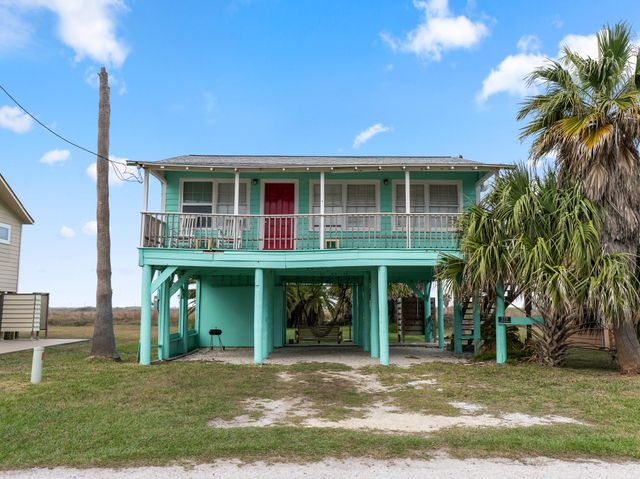 575 Beachfront Drive, Matagorda, TX 77457