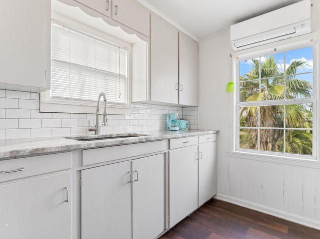 575 Beachfront Drive, Matagorda, TX 77457