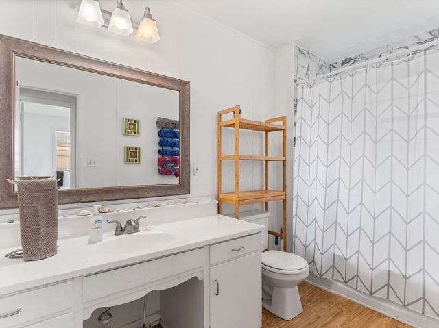 575 Beachfront Drive, Matagorda, TX 77457