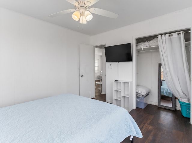 575 Beachfront Drive, Matagorda, TX 77457