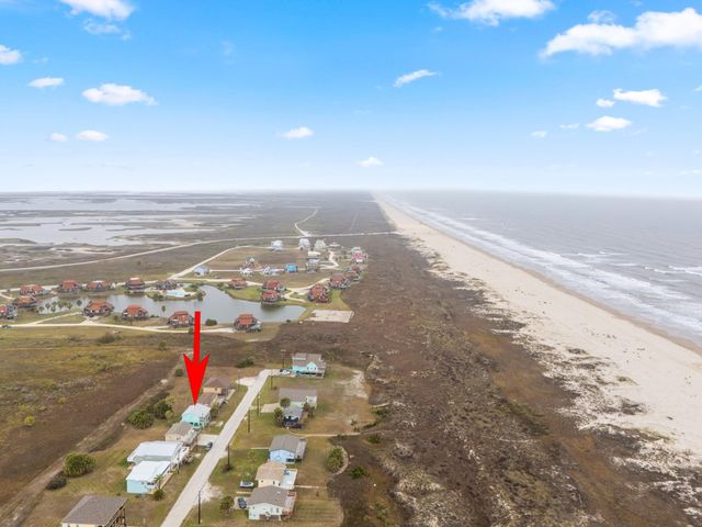 575 Beachfront Drive, Matagorda, TX 77457