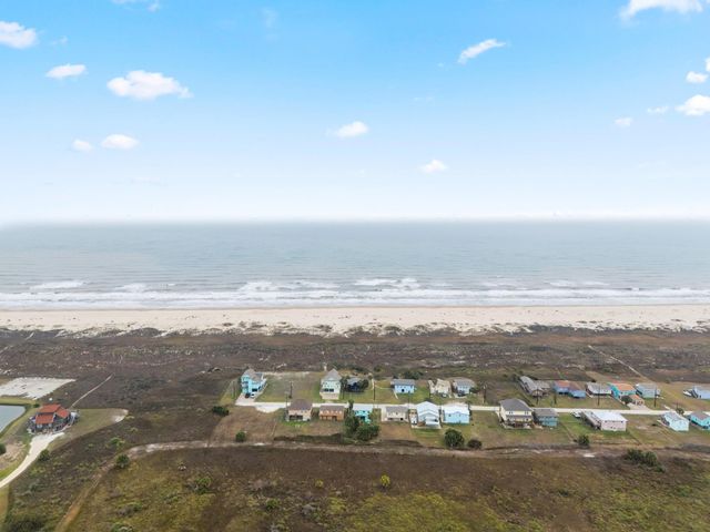 575 Beachfront Drive, Matagorda, TX 77457