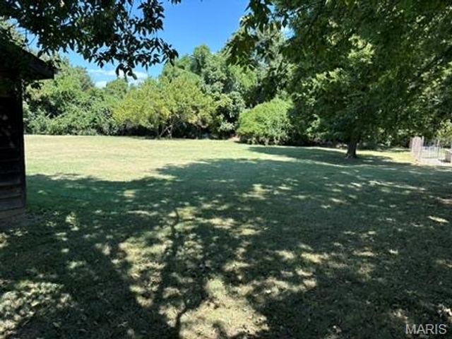 594 Blanche Drive, St Charles, MO 63303