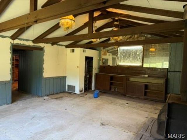 594 Blanche Drive, St Charles, MO 63303