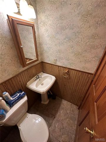 594 Blanche Drive, St Charles, MO 63303