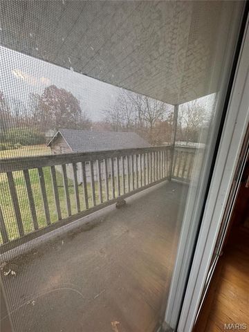 594 Blanche Drive, St Charles, MO 63303