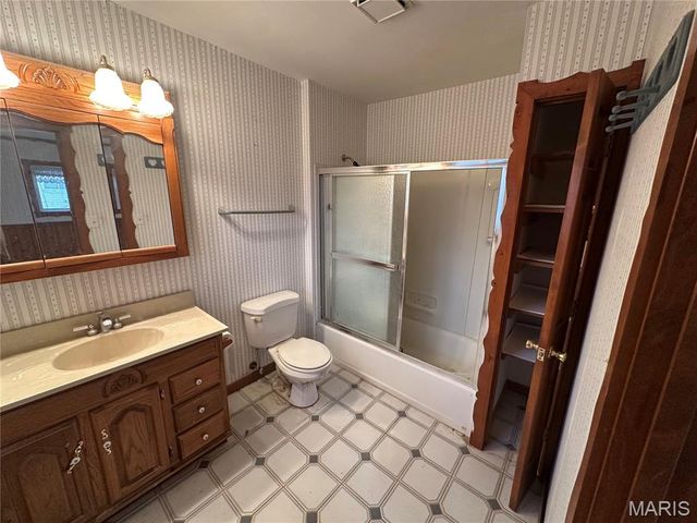 594 Blanche Drive, St Charles, MO 63303