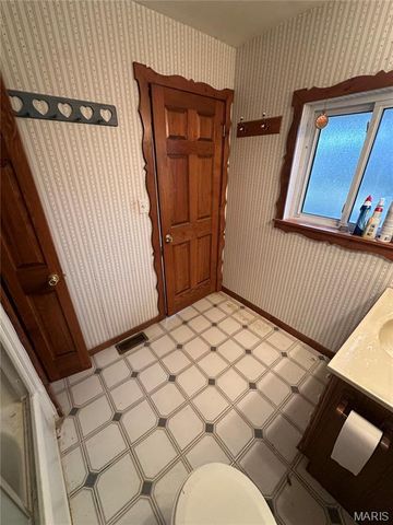 594 Blanche Drive, St Charles, MO 63303