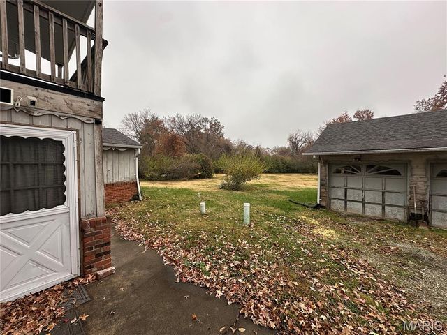 594 Blanche Drive, St Charles, MO 63303