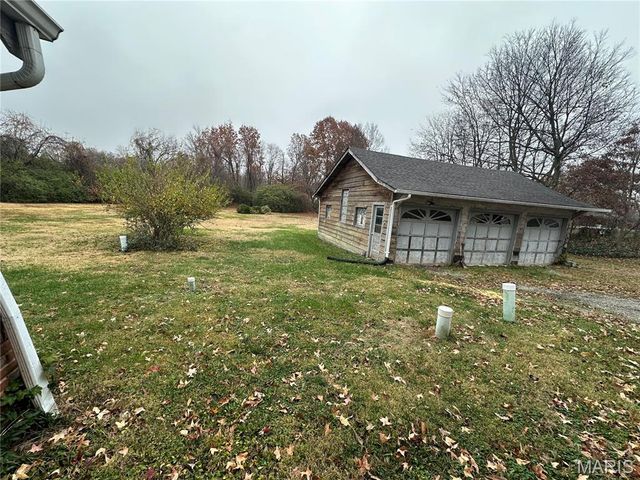 594 Blanche Drive, St Charles, MO 63303