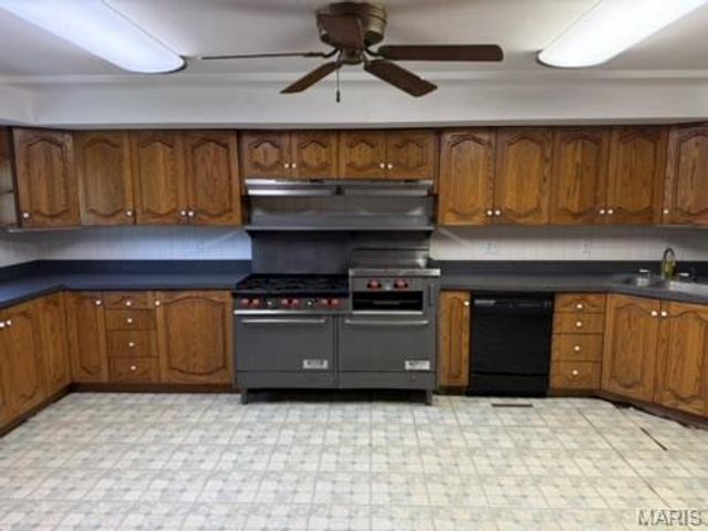 594 Blanche Drive, St Charles, MO 63303