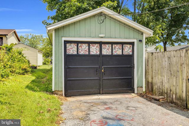 11 LAIRD ST, West Lawn, PA 19609