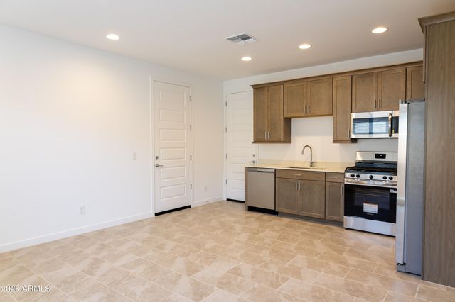 17124 W SWAYBACK Pass, Surprise, AZ 85387