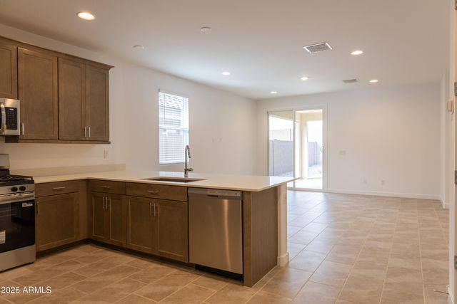 17124 W SWAYBACK Pass, Surprise, AZ 85387