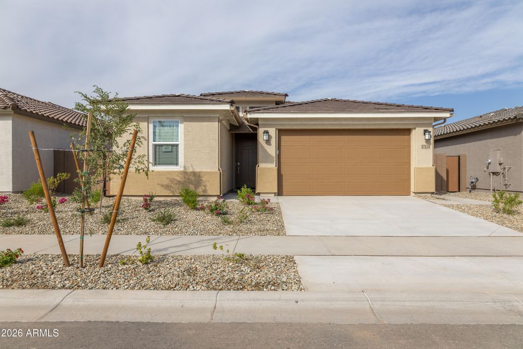 17124 W SWAYBACK Pass, Surprise, AZ 85387
