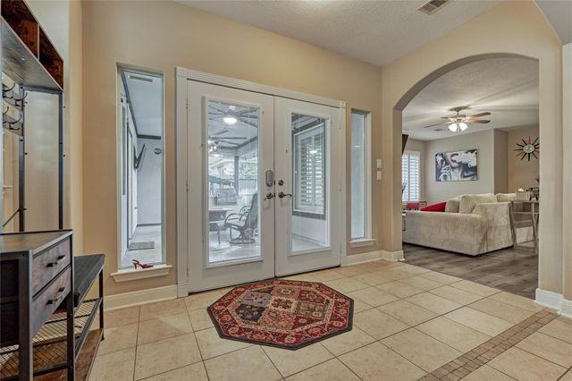 214 Wyndemere Drive, Montgomery, TX 77356