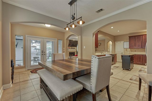 214 Wyndemere Drive, Montgomery, TX 77356