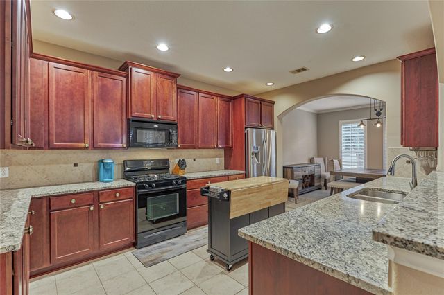 214 Wyndemere Drive, Montgomery, TX 77356