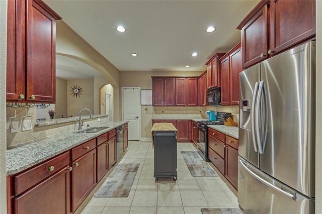 214 Wyndemere Drive, Montgomery, TX 77356