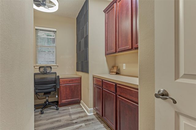 214 Wyndemere Drive, Montgomery, TX 77356