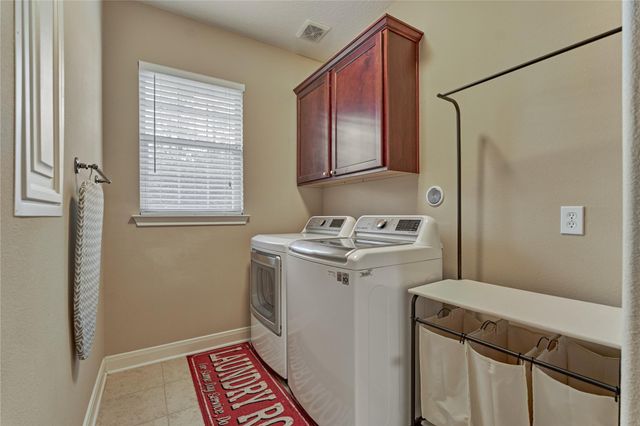 214 Wyndemere Drive, Montgomery, TX 77356