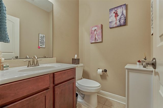 214 Wyndemere Drive, Montgomery, TX 77356