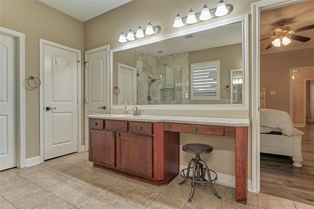 214 Wyndemere Drive, Montgomery, TX 77356