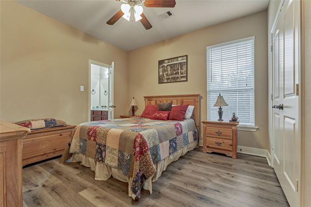 214 Wyndemere Drive, Montgomery, TX 77356